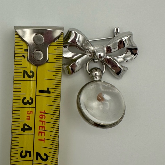 VTG Coro Signed Silver Tone Bow Brooch Pin Mustard Seed Encased in Clear Orb - Picture 7 of 8
